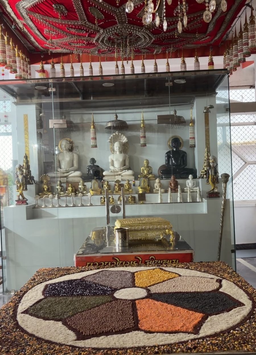 अनादि निधन पर्यूषण महापर्व दस लक्षण धर्मोंकी आराधना पूजन कल से शुरू  आत्म शुद्धि और साधना के लिए दस दिनों तक बृत उपवास साधना करेंगे जैन धर्म अनुयाई  पवई में सांस्कृतिक कार्यक्रमों के साथ त्याग तपस्या साधना हेतु तैयारियां जारी