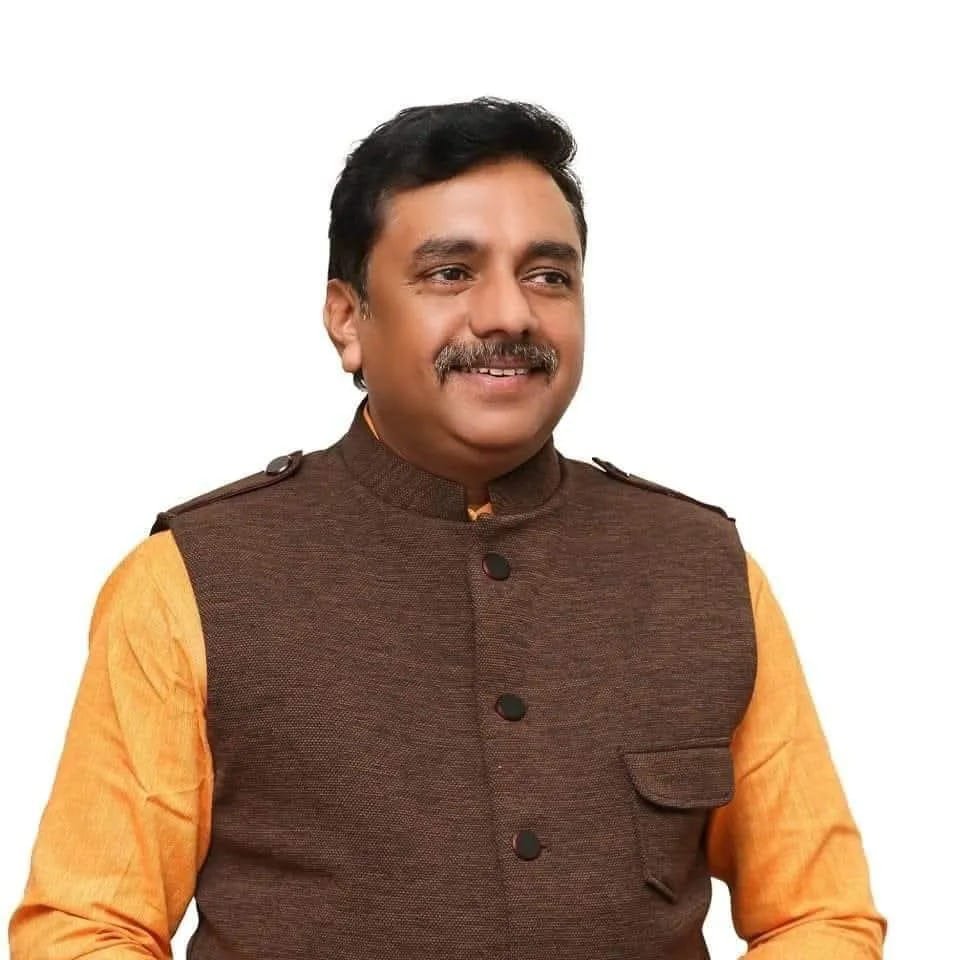 गोलबाजार रामलीला कमेटी की नई कार्यकारिणी गठित, अशोक विश्वकर्मा बने अध्यक्ष 4 अक्टूबर से शुरू होगा रामलीला मंचन, रामनगर की धर्मराज पाठक मंडली करेगी प्रस्तुति