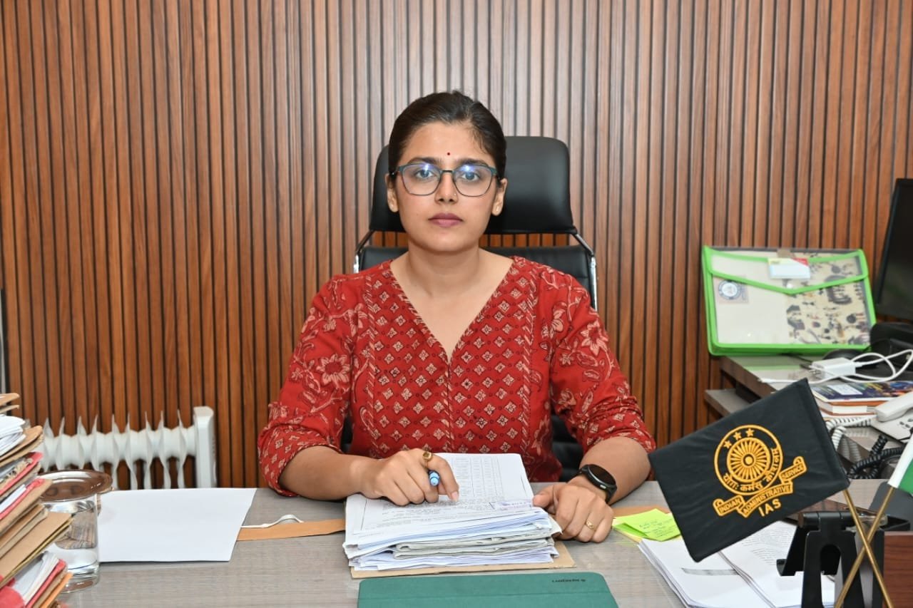निगमायुक्त सुश्री परिहार की बड़ी कार्रवाई – अनुशासनहीनता और आपराधिक कृत्यों पर चौकीदार की सेवा हुई समाप्त  निगमायुक्त सुश्री तपस्या परिहार ने जारी किया बर्खास्तगी आदेश, पूर्व में तीन बार दर्ज हो चुकी थी एफ आई आर