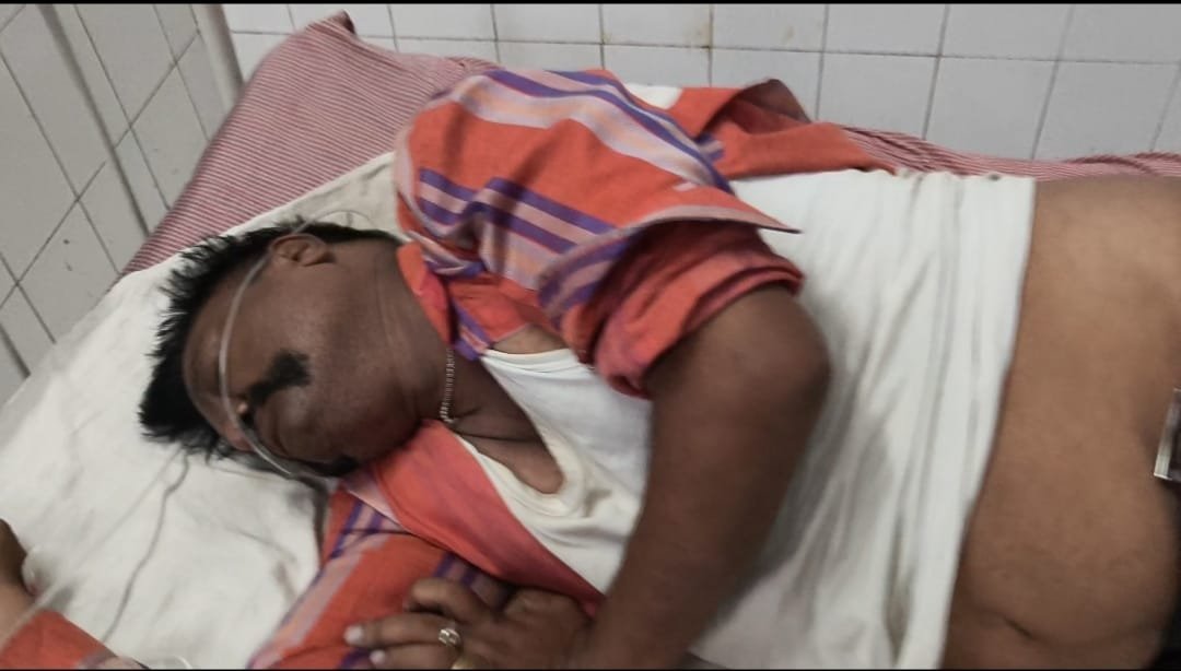 कटनी में 3 लाख के कथित जुआ कांड में CCTV फुटेज खोल सकता है राज! गोविंद गुप्ता की मौत के बाद उठे गंभीर सवाल  आदर्श कॉलोनी मोड़ स्थित होटल में बंद कमरे में जुआ फड़ चलने का आरोप, कई लोगों के नाम चर्चा में; पुलिस CCTV फुटेज खंगाले तो सामने आ सकती है घटना की पूरी कड़ी